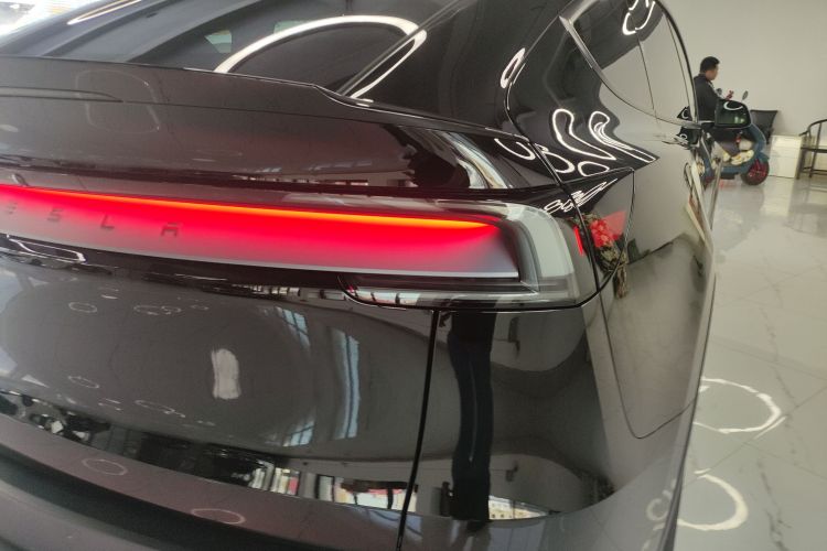特斯拉 Model Y L 2025 汽车图片 #8