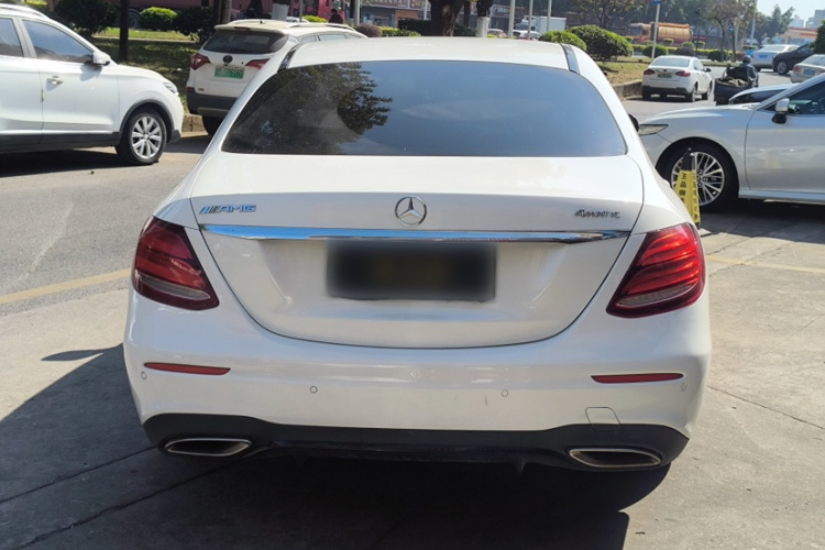 Mercedes-Benz E Class 2017 immagine di auto #8