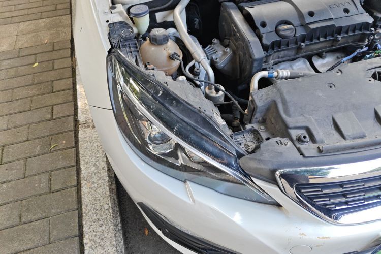 Peugeot 308 2019 #8 Peugeot 308 2019 car image #8