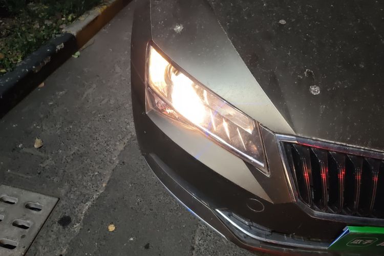 Skoda Superb 2019 car image #8