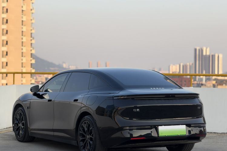 极氪 极氪007 2024 汽车图片 #8