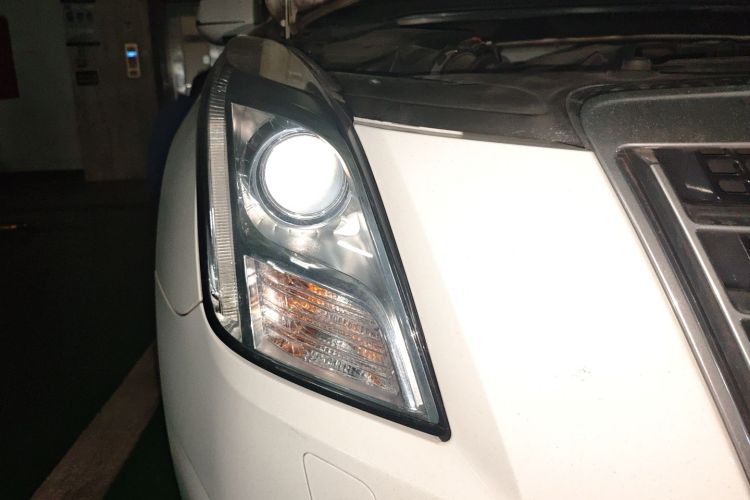 2015 car image #8