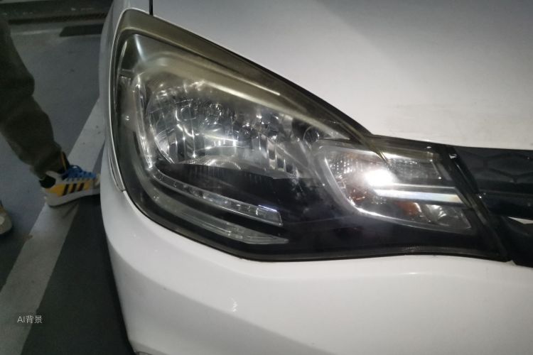 Soueast V3 Lingyue 2017 car image #8