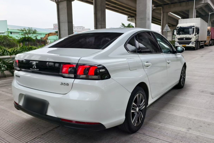 Peugeot 308 2019 car image #8
