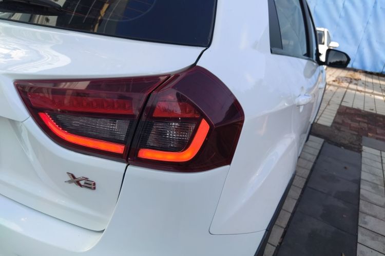 Vision X3 2019 car image #8
