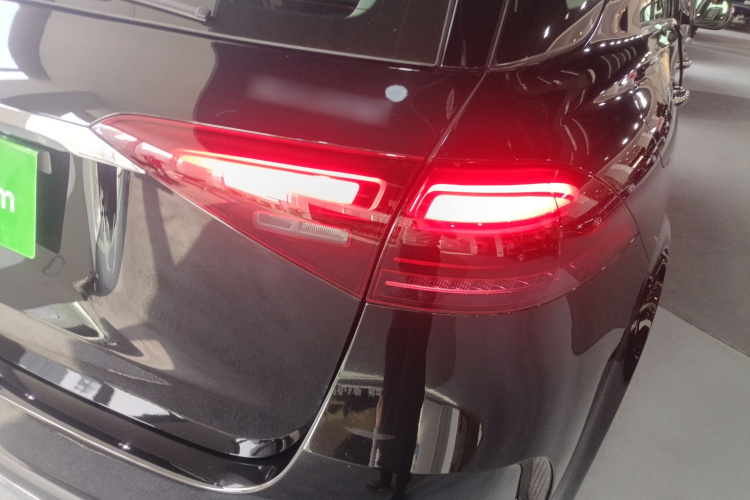 Mercedes-Benz GLE Class New Energy 2023 car image #8