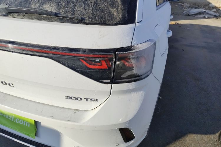 T-Roc 2023 car image #8