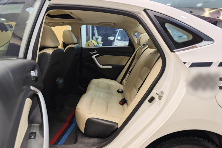 Changan Alsvin V7 2017 car image #8