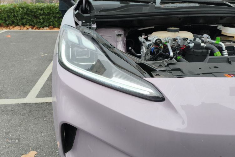 MG 4 EV 2025 immagine di auto #8