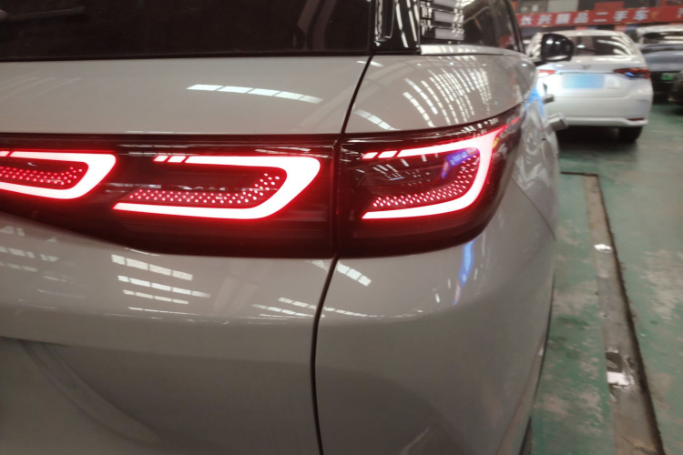 BYD Sea Lion 07 DM-i 2025 car image #8