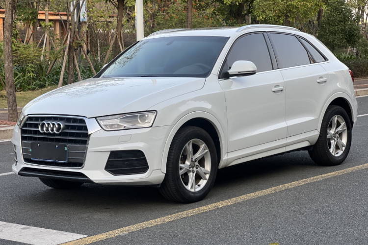 Audi Q3 2017 car image #8