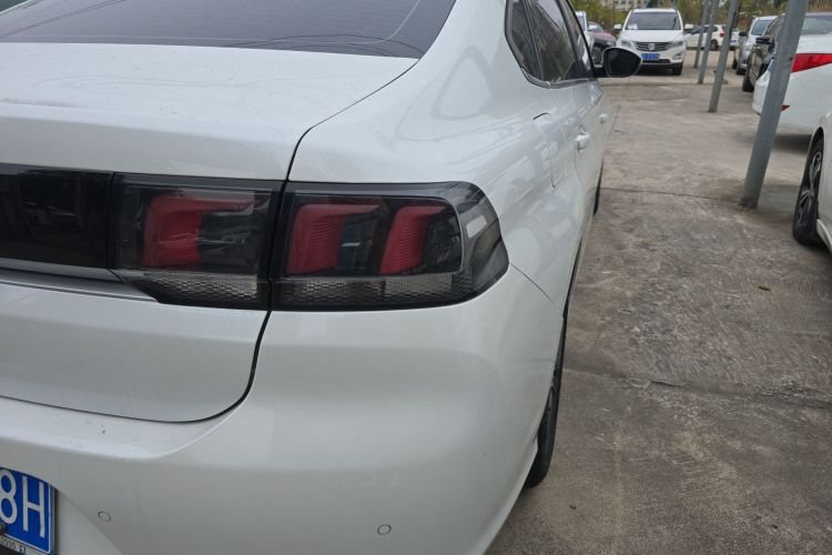 Peugeot 308 2019 car image #8