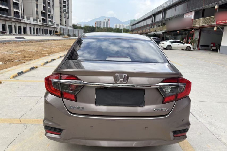 Honda Greiz 2018 صورة سيارة #8