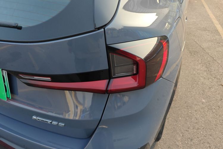 BMW iX1 2023 car image #8