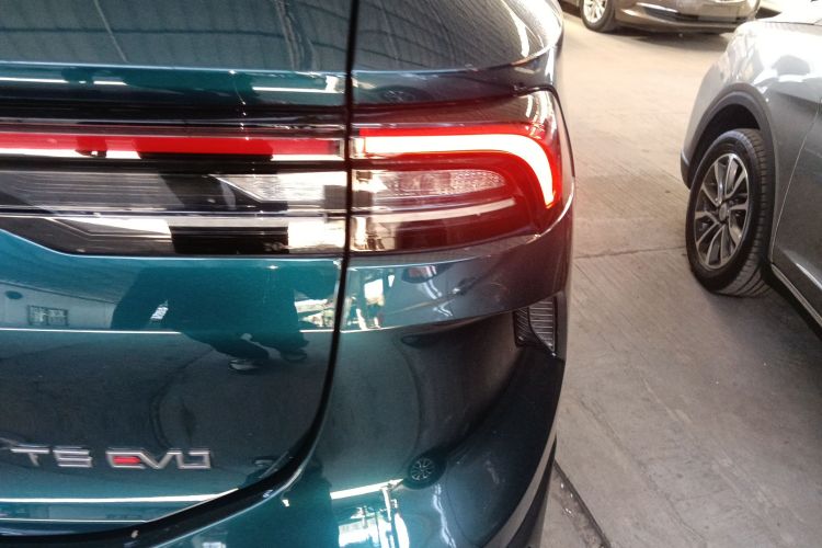 Forthing T5 EVO 2023 car image #8