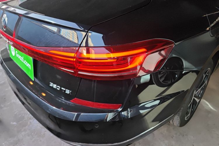 Volkswagen Passat 2024 car image #8
