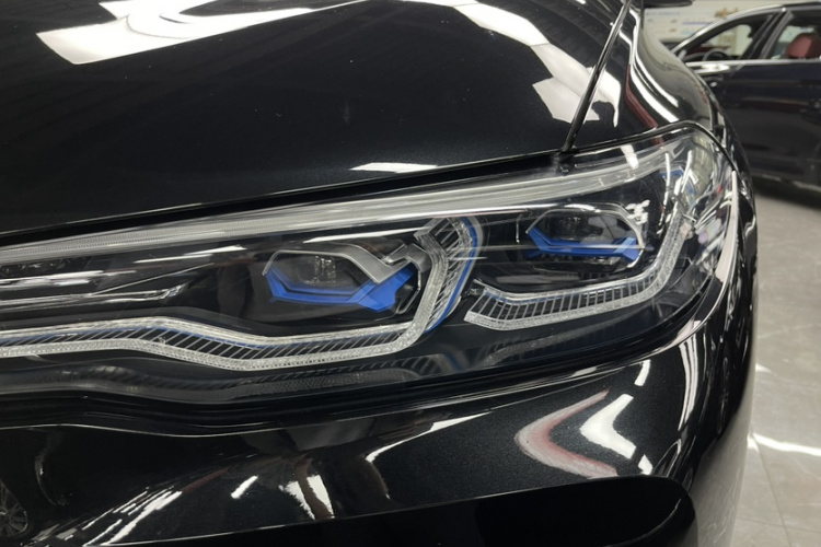 BMW X7 2020 car image #8