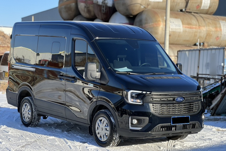 Ford Transit T8 2025 car image #8