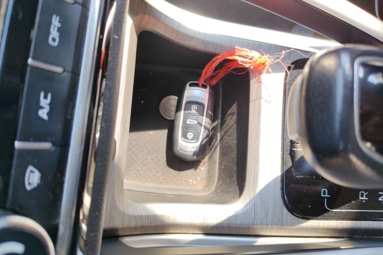 Vision X3 2019 car image #8