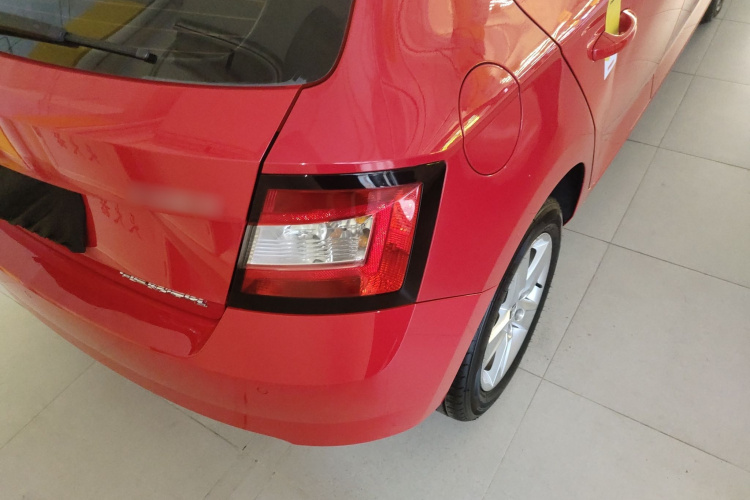 Skoda Fabia 2019 car image #8