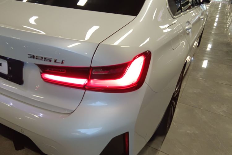 BMW 3 Series 2023 car image #8