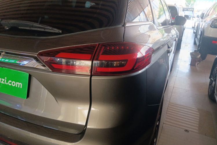 GEELY Boyue 2018 car image #8
