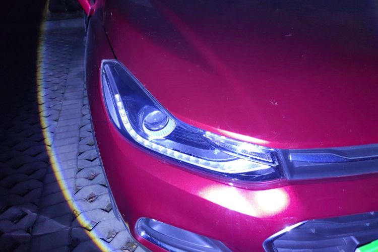 Chevrolet Tracker 2017 #8 Chevrolet Tracker 2017 car image #8