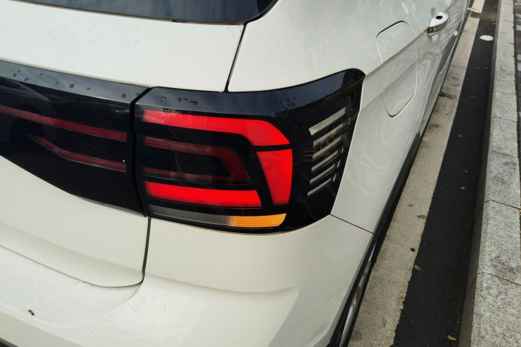 Volkswagen T-Cross 2020 car image #8