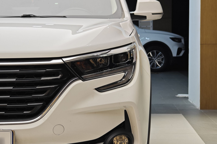 T5 2019 car image #8