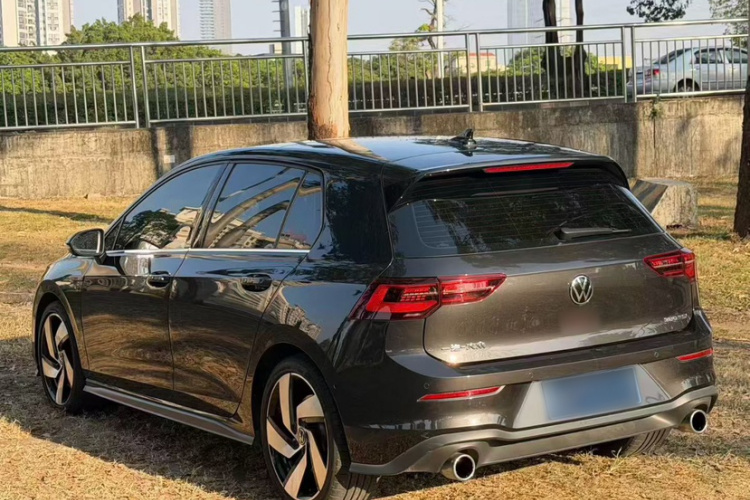 Volkswagen GolfGTI 2023 car image #8