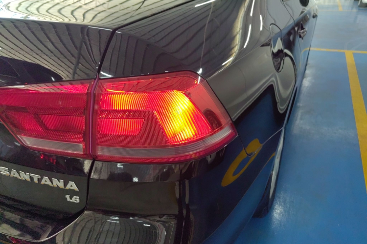 Santana 2014 car image #8
