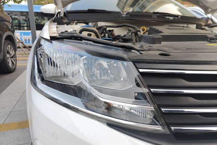 Volkswagen Gran Lavida 2018 immagine di auto #8