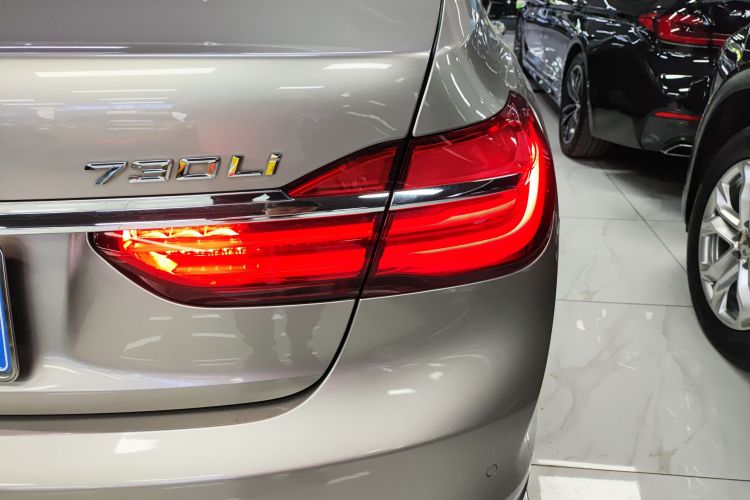 BMW 7 Series 2019 #8 BMW 7 Series 2019 car image #8