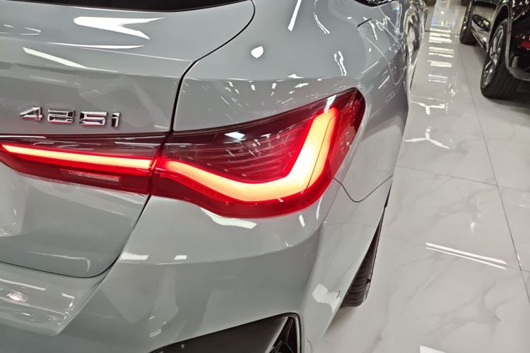 BMW 4 Series 2023 immagine di auto #8