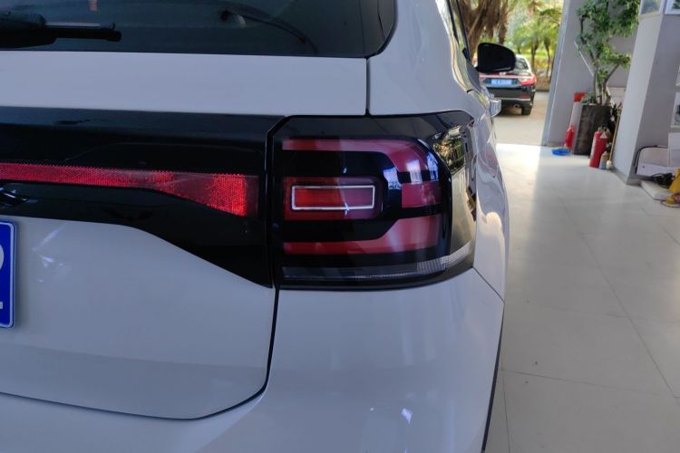 Tacqua 2020 car image #8