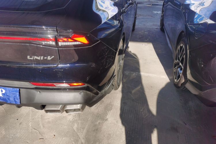 Changan UNI-V 2025 car image #8