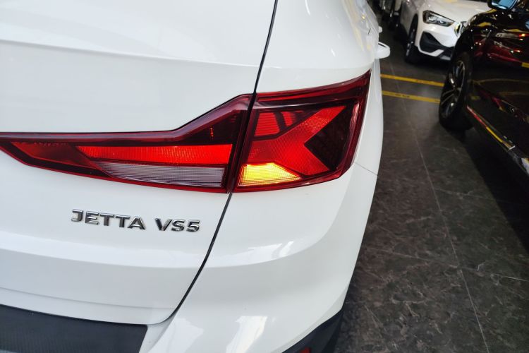 VS5 2019 car image #8