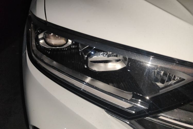 T-Roc 2023 car image #8