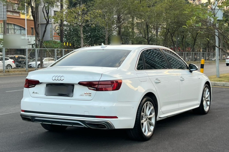 Audi A4L 2019 immagine di auto #8
