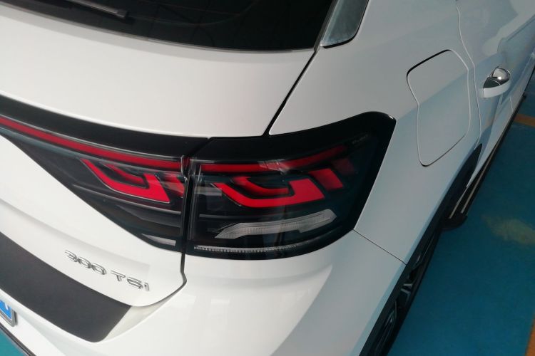 Volkswagen T-Roc 2023 car image #8