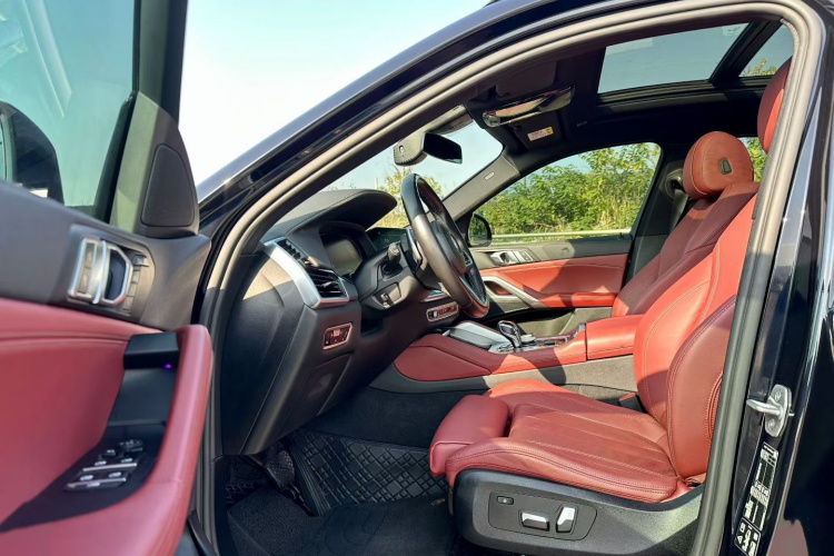 BMW X6 2022 car image #8
