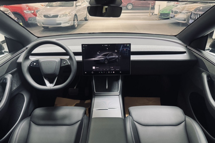 特斯拉 Model Y L 2025 汽车图片 #8