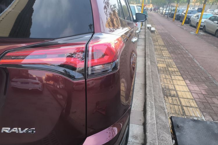 Toyota RAV4 2018 #8 Toyota RAV4 2018 car image #8