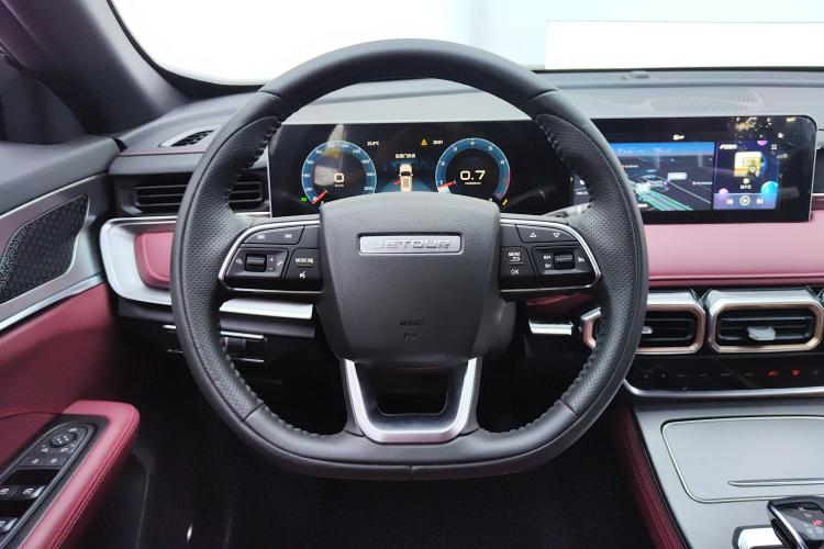 X70 PLUS 2024 car image #8
