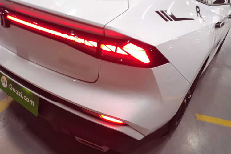 Changan UNI-V 2024 car image #8