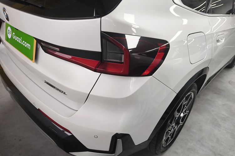 BMW iX1 2025 #8 BMW iX1 2025 car image #8