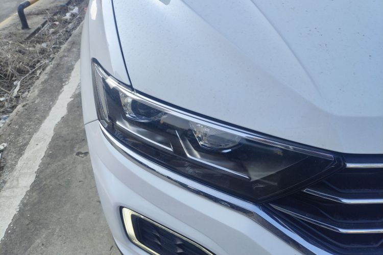 T-Roc 2021 car image #8
