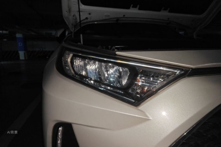 Toyota RAV4 Hybird E+ 2021 immagine di auto #8