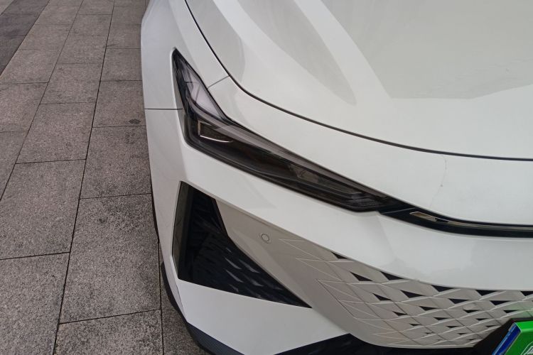 Changan UNI-V 2024 car image #8