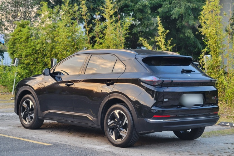 哪吒汽车 哪吒X 2024 汽车图片 #8